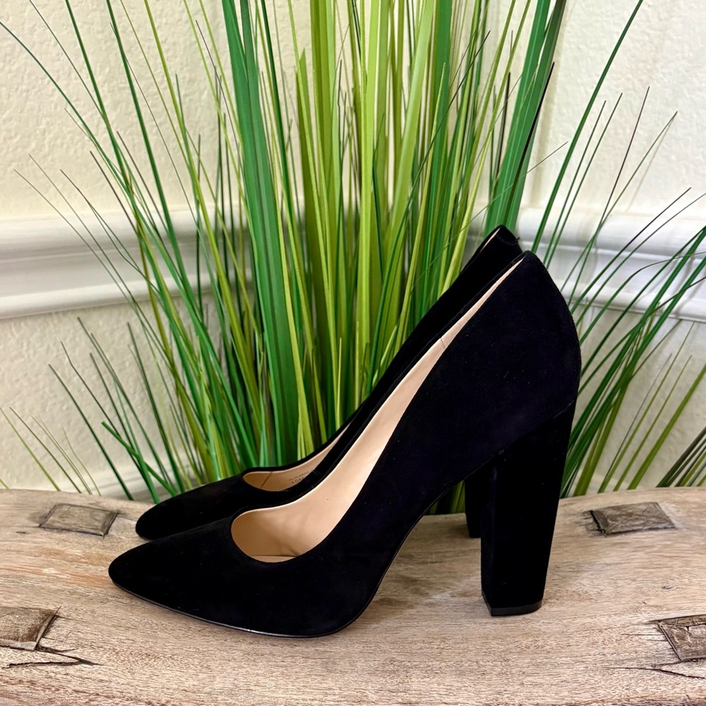 BCBG Clarice Black Pumps